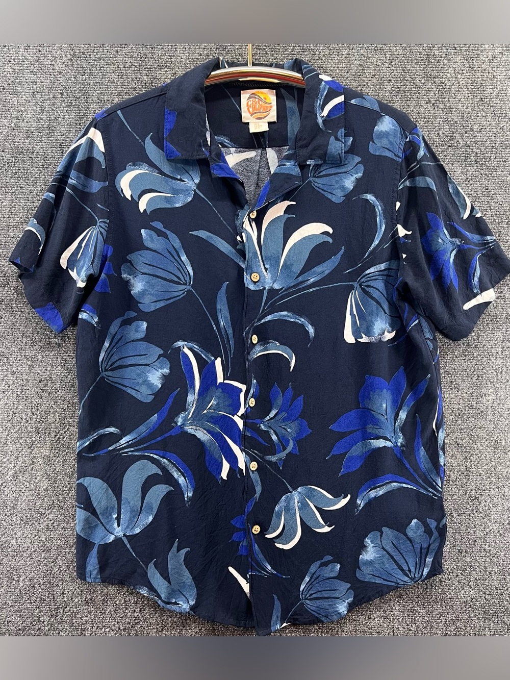 C&C California Hawaiian Button Down Shirt Mens M Blue Tropical Aloha Cruise Pool